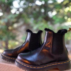 DR. MARTENS 2976 LEONORE FURLINED Women